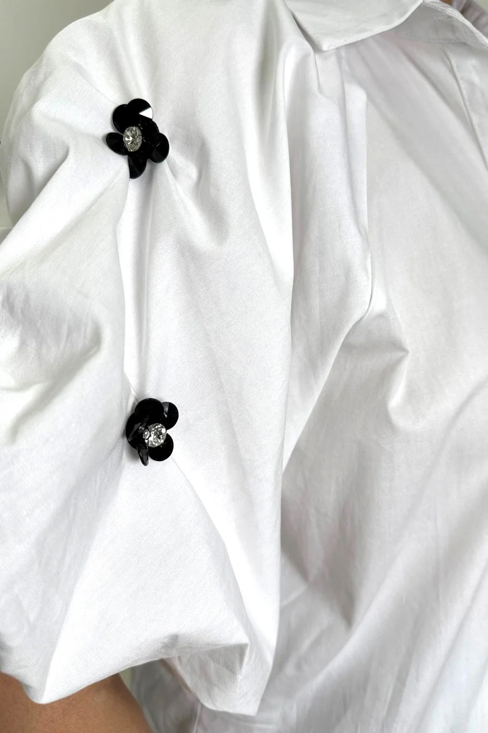 A94069 FLOWER APPLIQUE TOP - Image 3