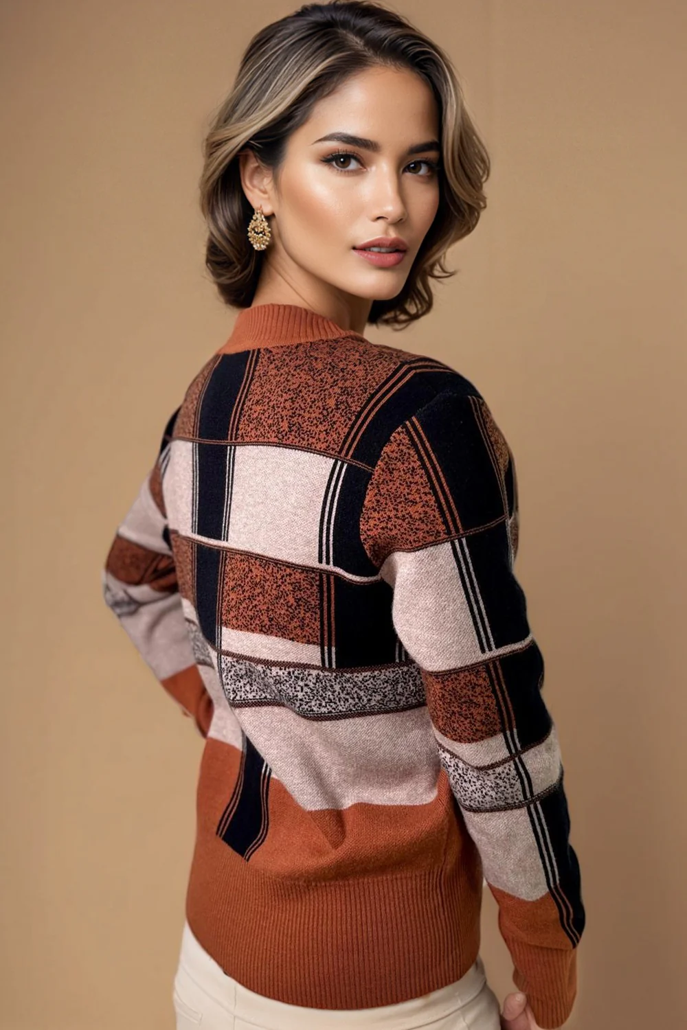 LS61079 PLAID CREW NECK SWEATER (RUST, GREY) - Image 3