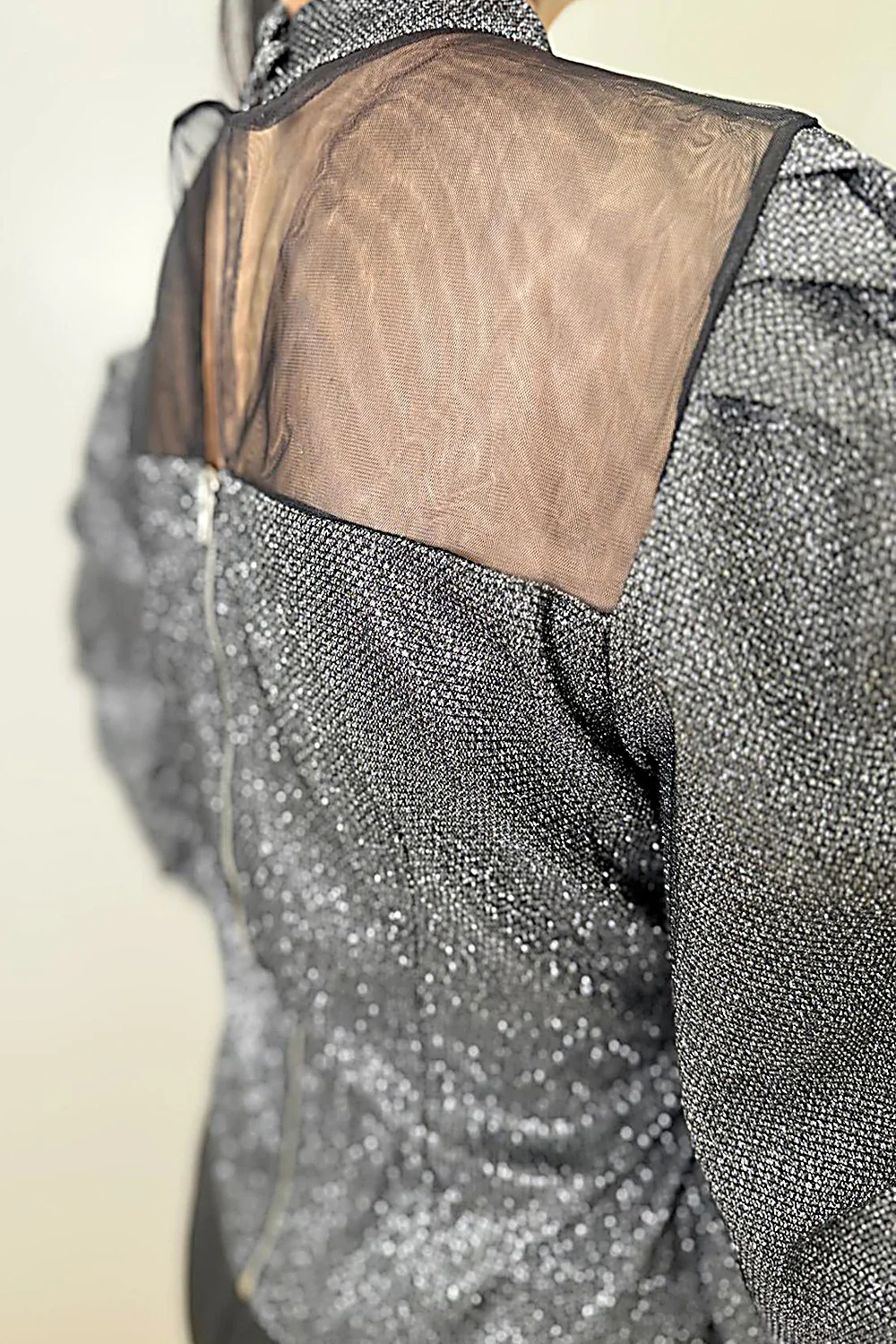 C11247 STAND COLLOR SEQUIN TOP - Image 2