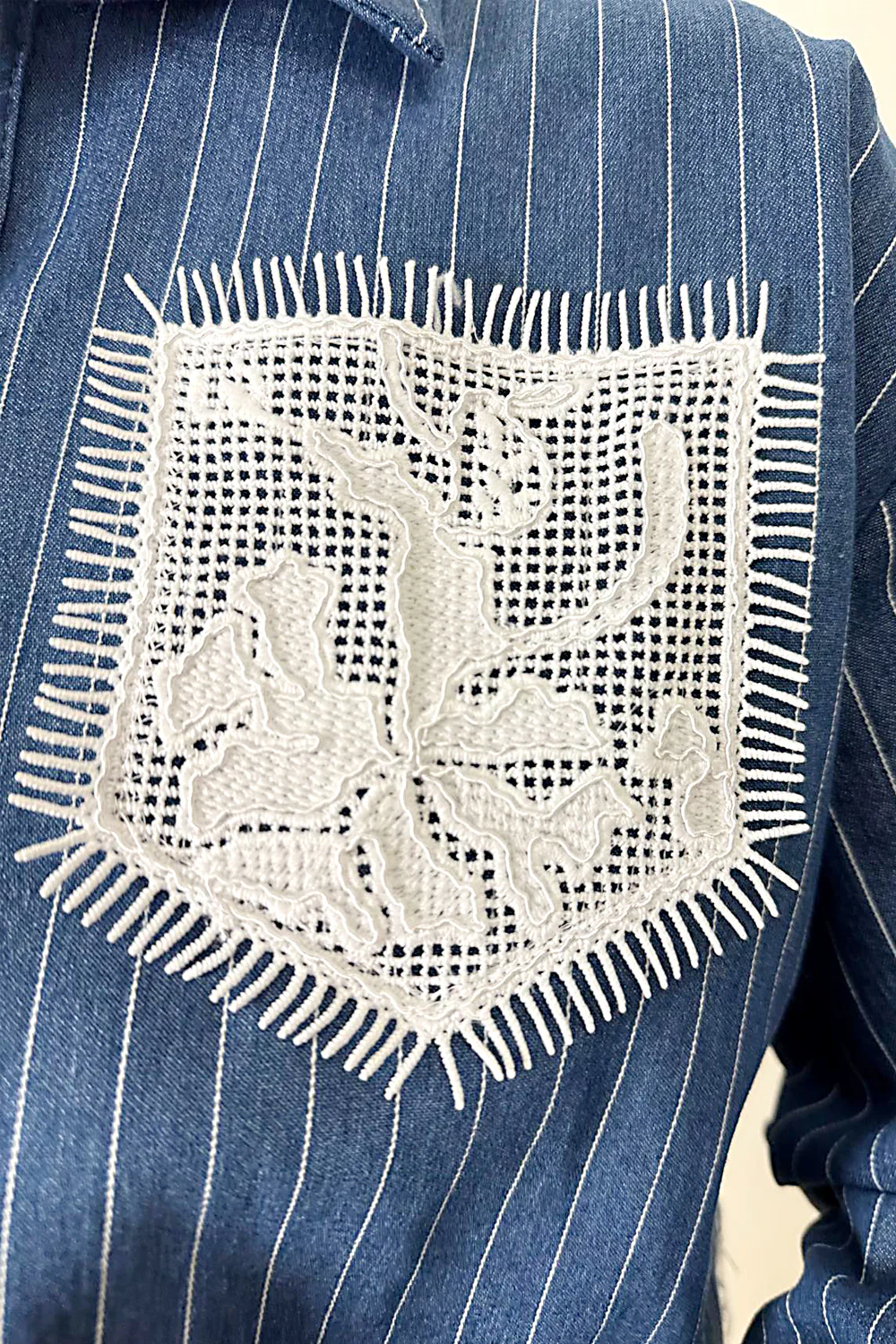 W5940 DENIM LACE TOP - Image 3