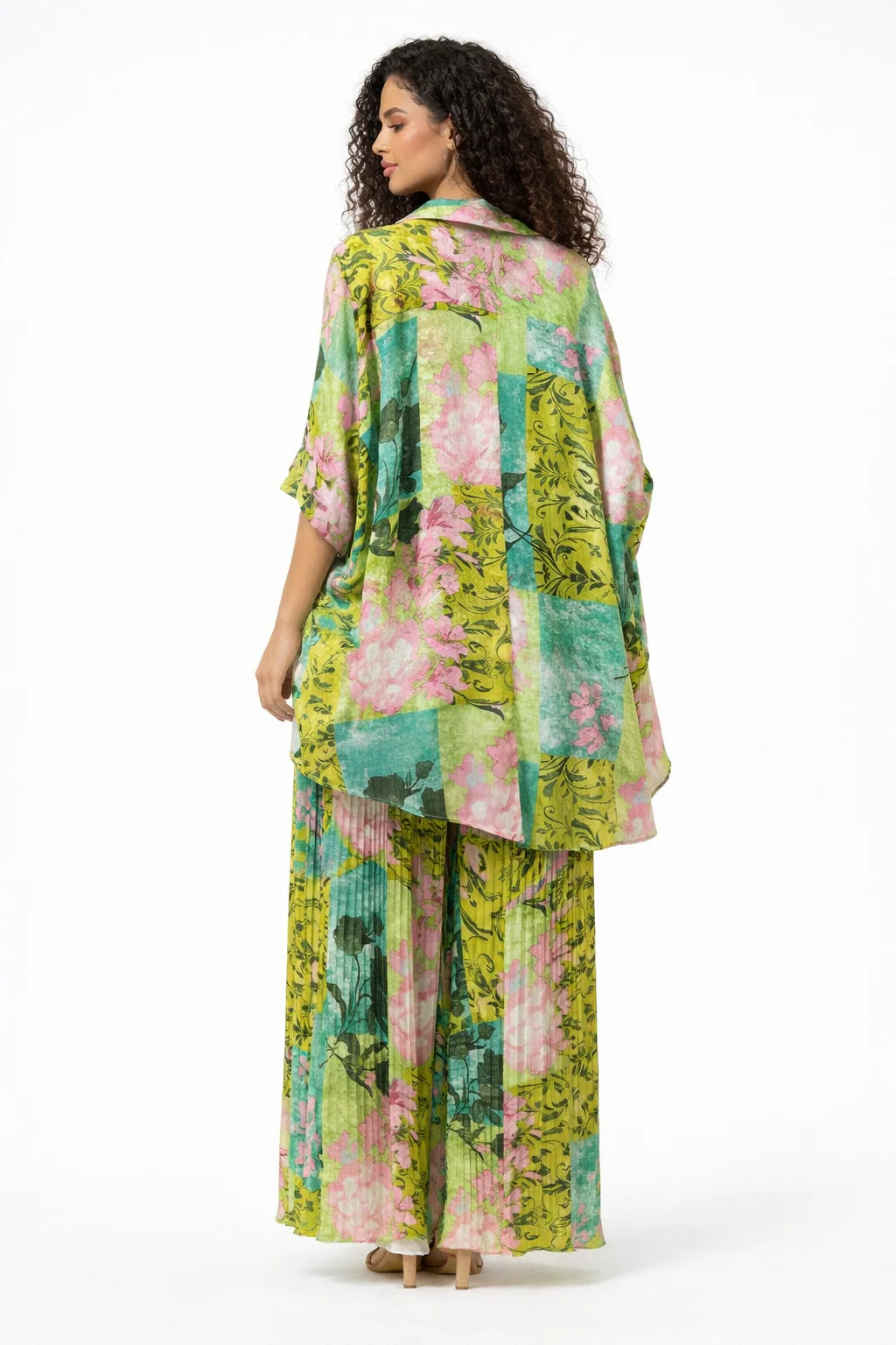 C3531 BLOSSOM BREEZE TWO-PIECE SET - Image 2