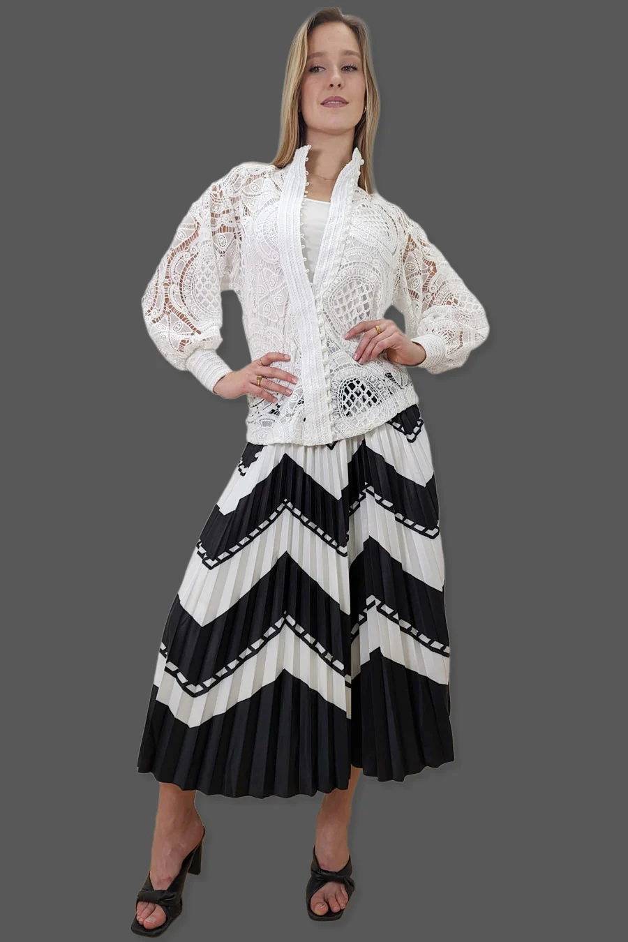 W5182T TOP (BLK, WHT) - Image 3