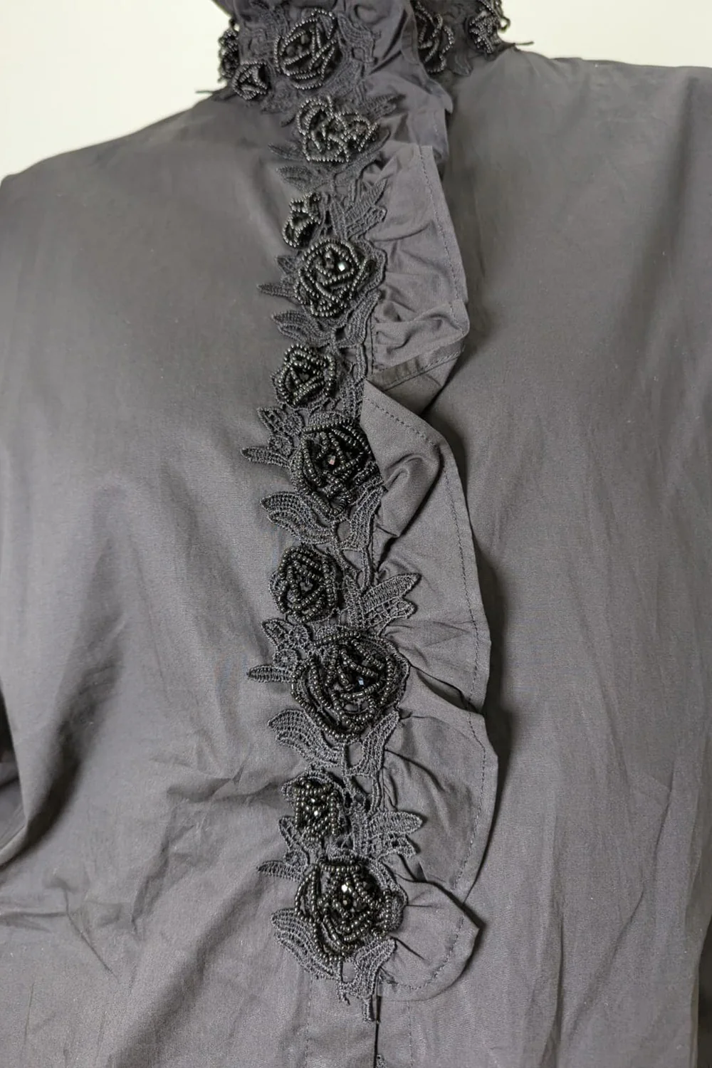 X7863 BEADED LACE LINED TOP - Image 3